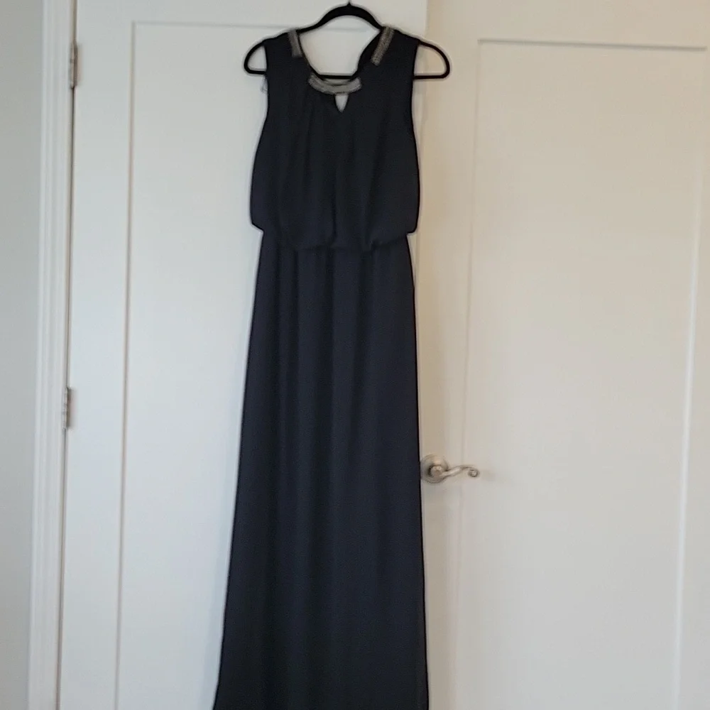 Dress - Picture 1 of 4